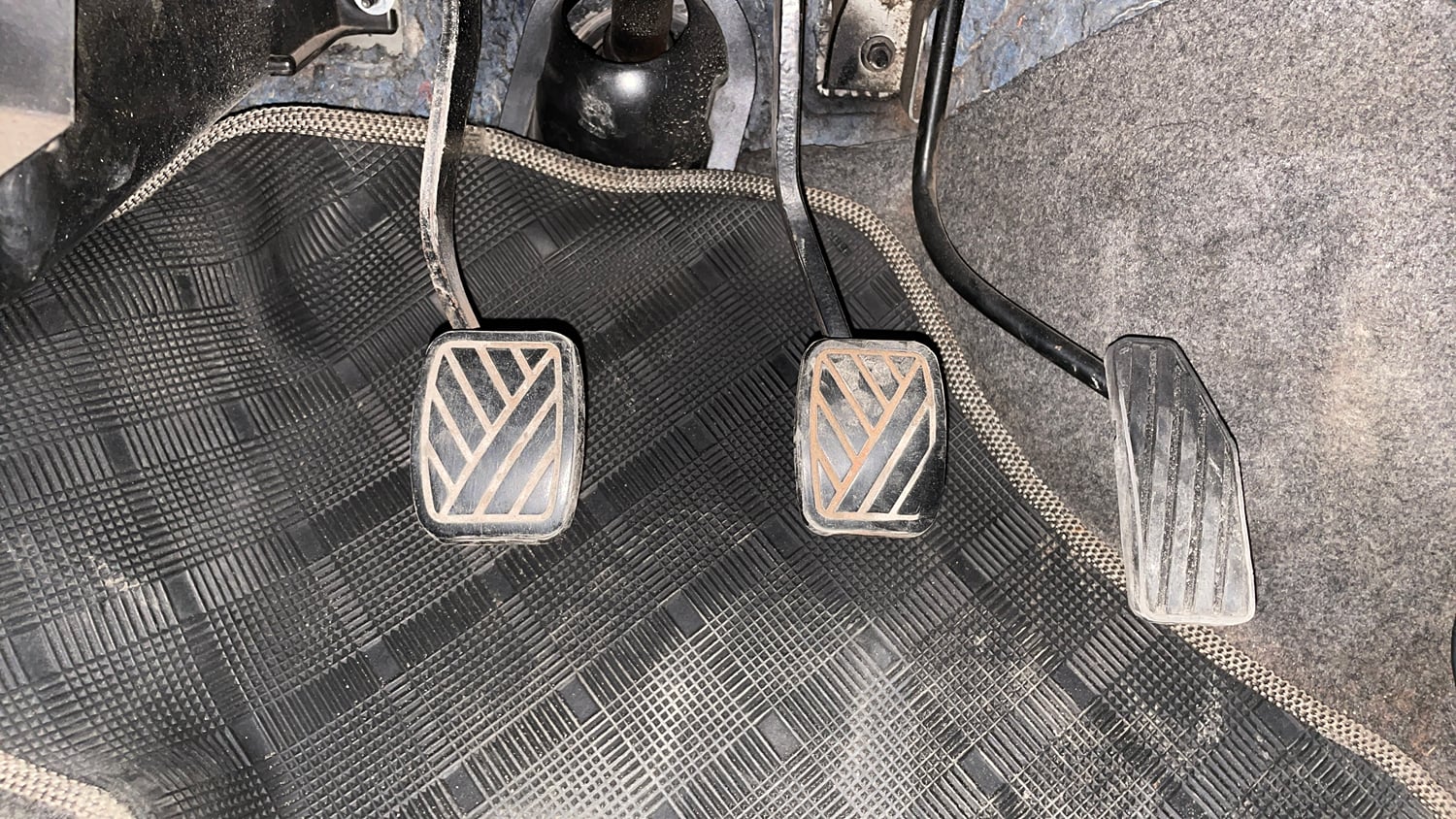 Used 2012 Maruti Suzuki Wagon R 1.0 VXi Petrol Manual interior PEDALS VIEW