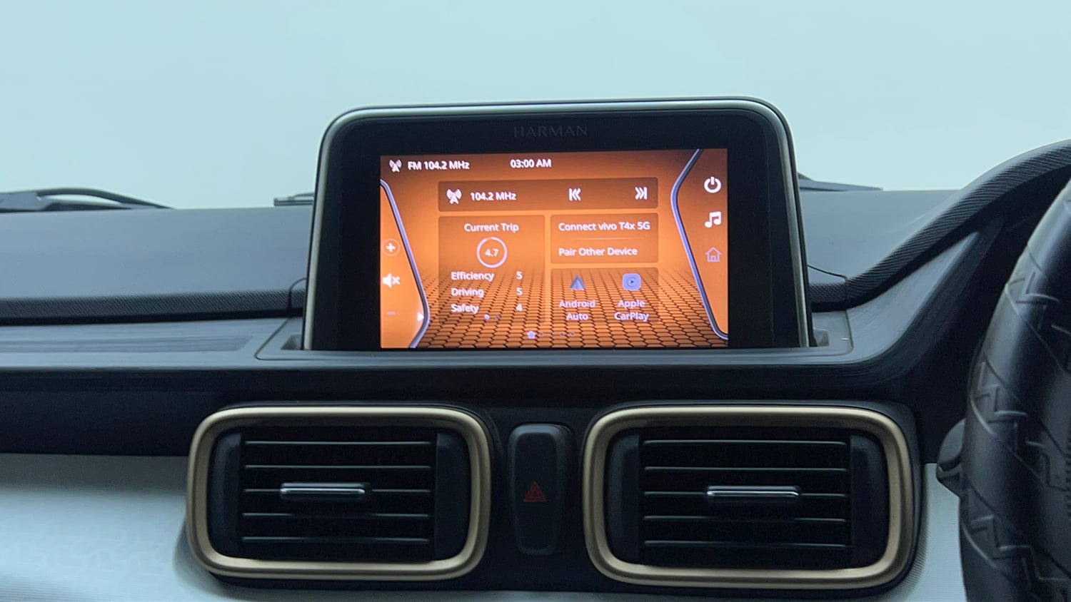 Used 2022 Tata Punch Accomplished Dazzle Pack MT Petrol Manual top_features Integrated (in-dash) music system
