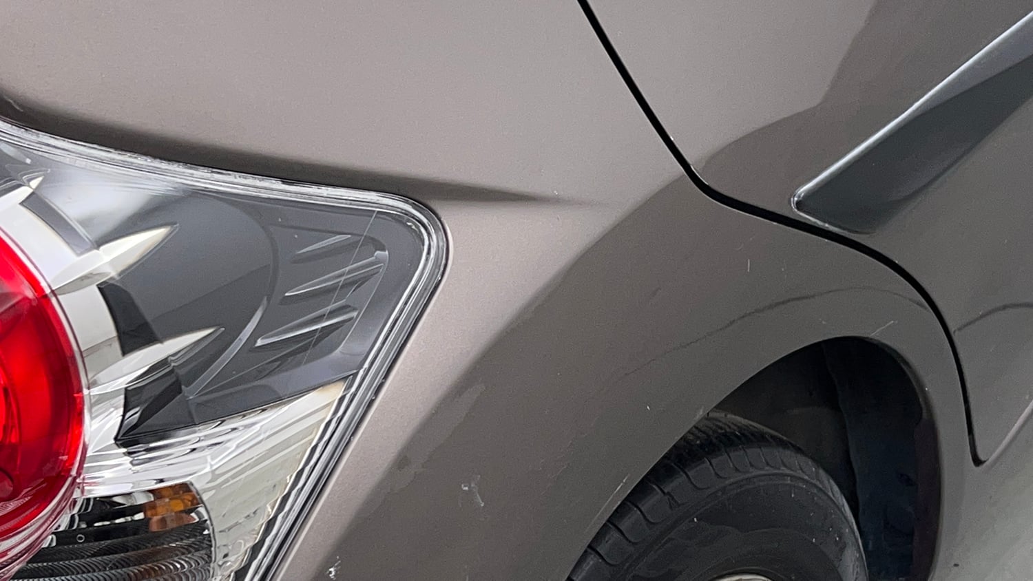 Used 2013 Honda Brio E MT Petrol Manual dents MINOR DENT
