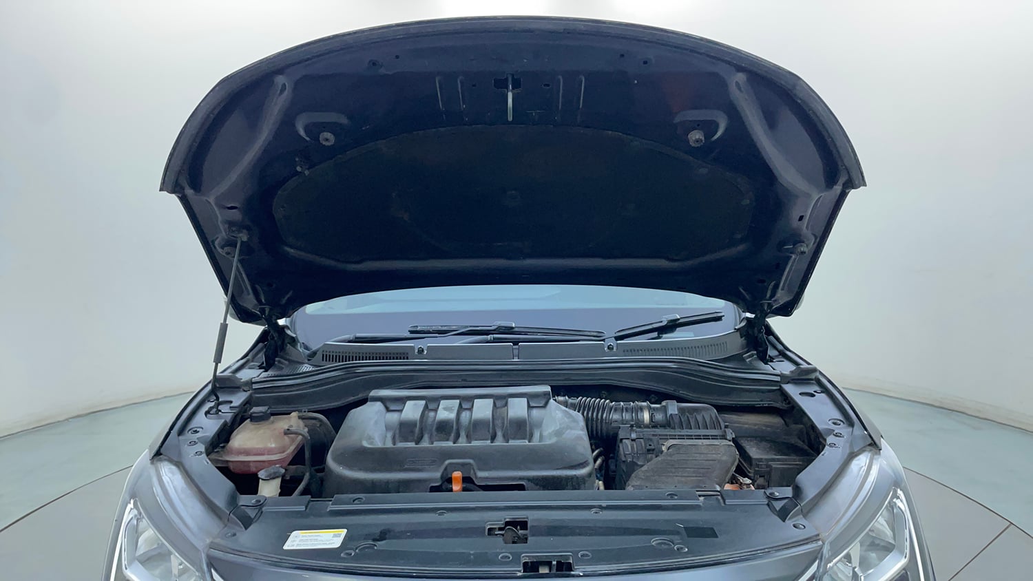 Used 2022 Mahindra XUV700 AX 3 Petrol MT 5 STR Petrol Manual engine ENGINE & BONNET OPEN FRONT VIEW