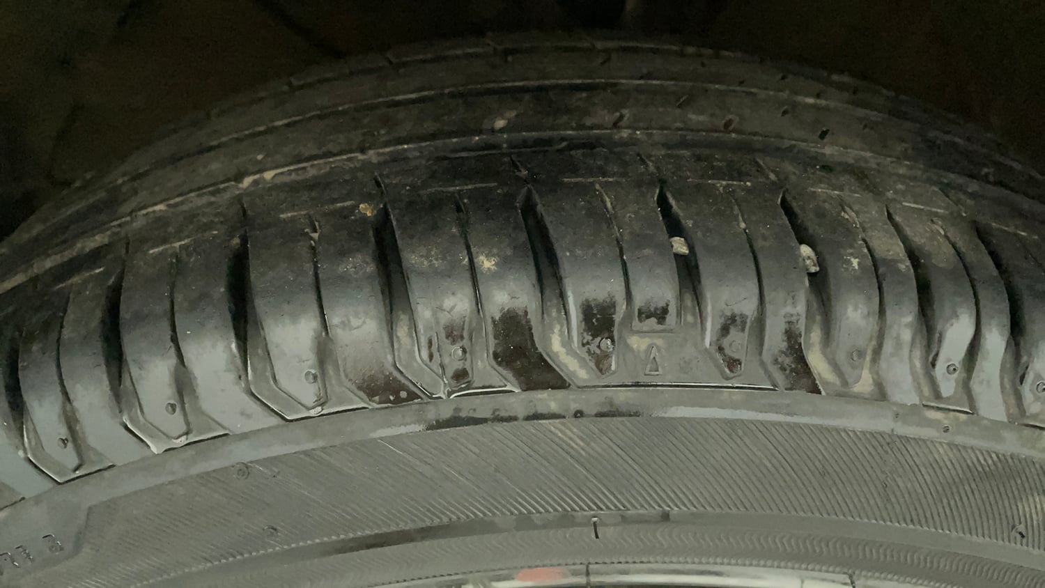 Used 2024 Maruti Suzuki Swift ZXi Plus Dual Tone AMT Petrol Automatic tyres LEFT FRONT TYRE TREAD VIEW