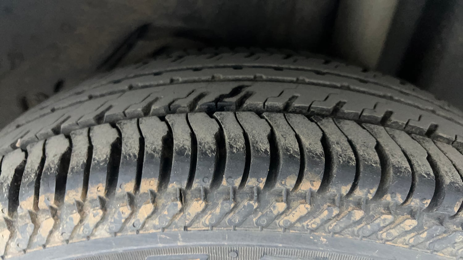 Used 2017 Ford Figo Titanium 1.2 Ti-VCT Petrol Manual tyres LEFT REAR TYRE TREAD VIEW