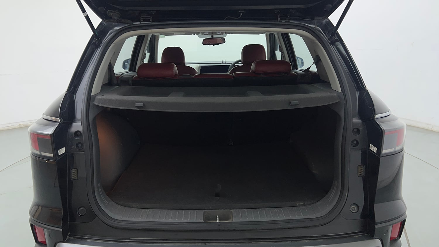Used 2024 Hyundai Creta 1.5 MPi Petrol MT SX Petrol Manual interior DICKY INSIDE VIEW