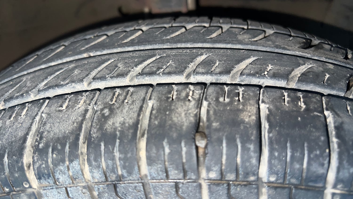 Used 2012 Maruti Suzuki Swift VXi Petrol Manual tyres RIGHT FRONT TYRE TREAD VIEW