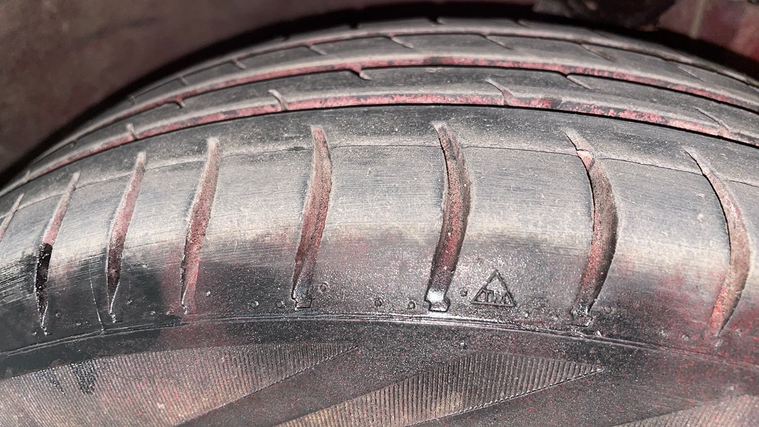 Used 2016 Hyundai Eon Magna + Petrol Manual tyres RIGHT FRONT TYRE TREAD VIEW