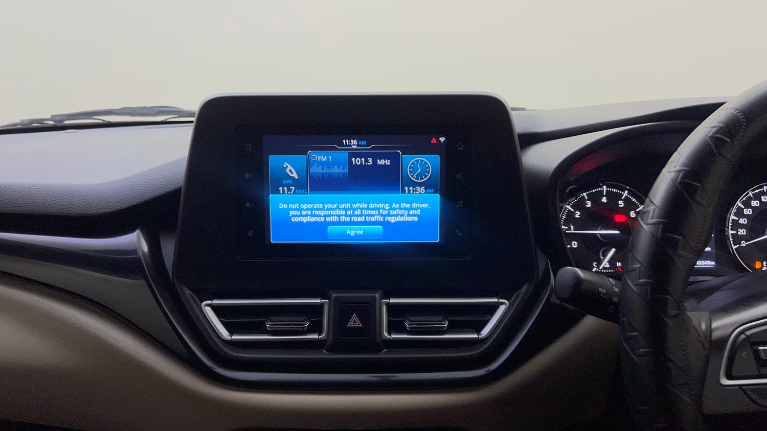 Used 2022 Toyota Glanza G Petrol Manual top_features Integrated (in-dash) music system