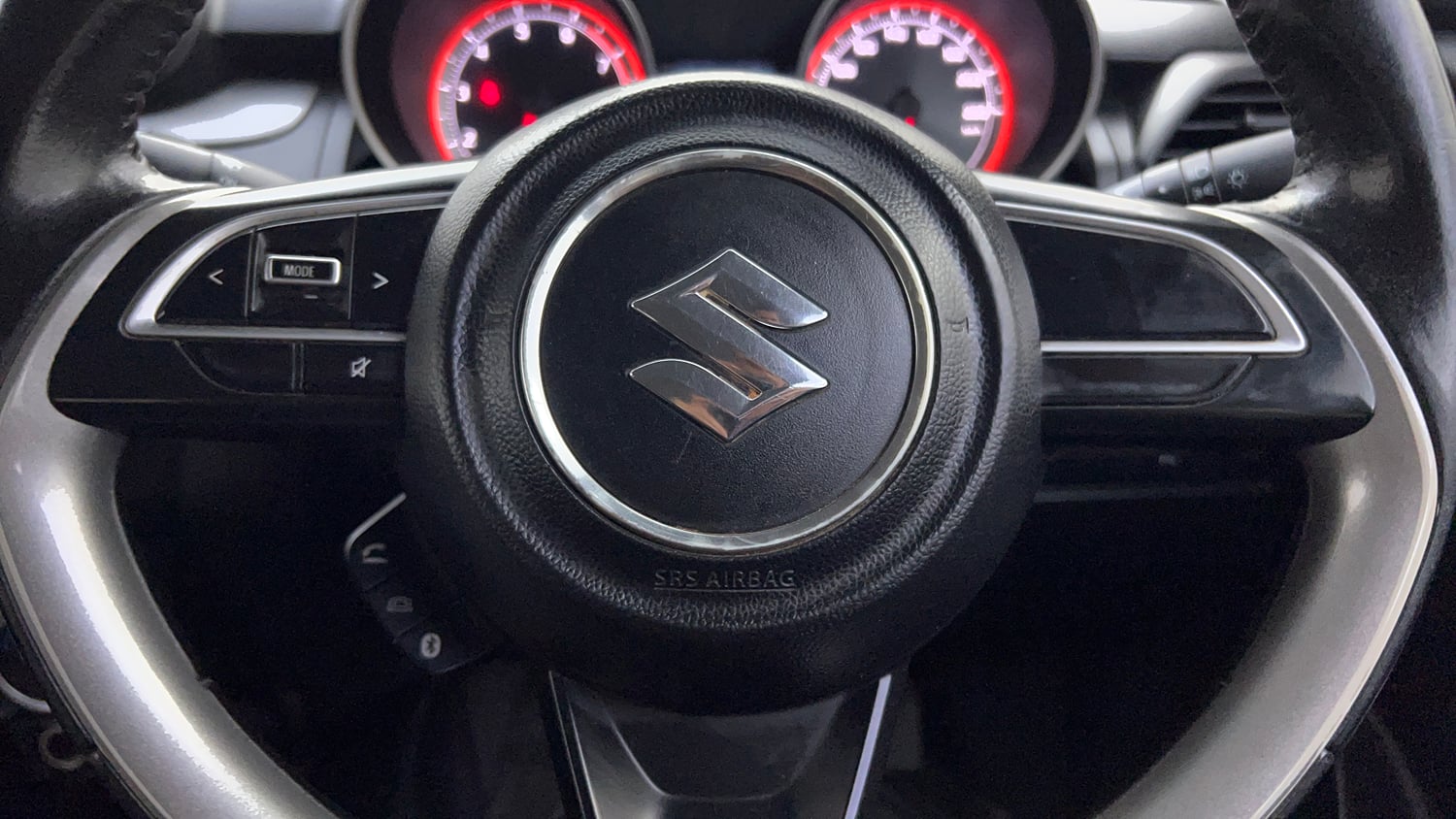 Used 2019 Maruti Suzuki Swift ZXi AMT Petrol Automatic top_features Airbags