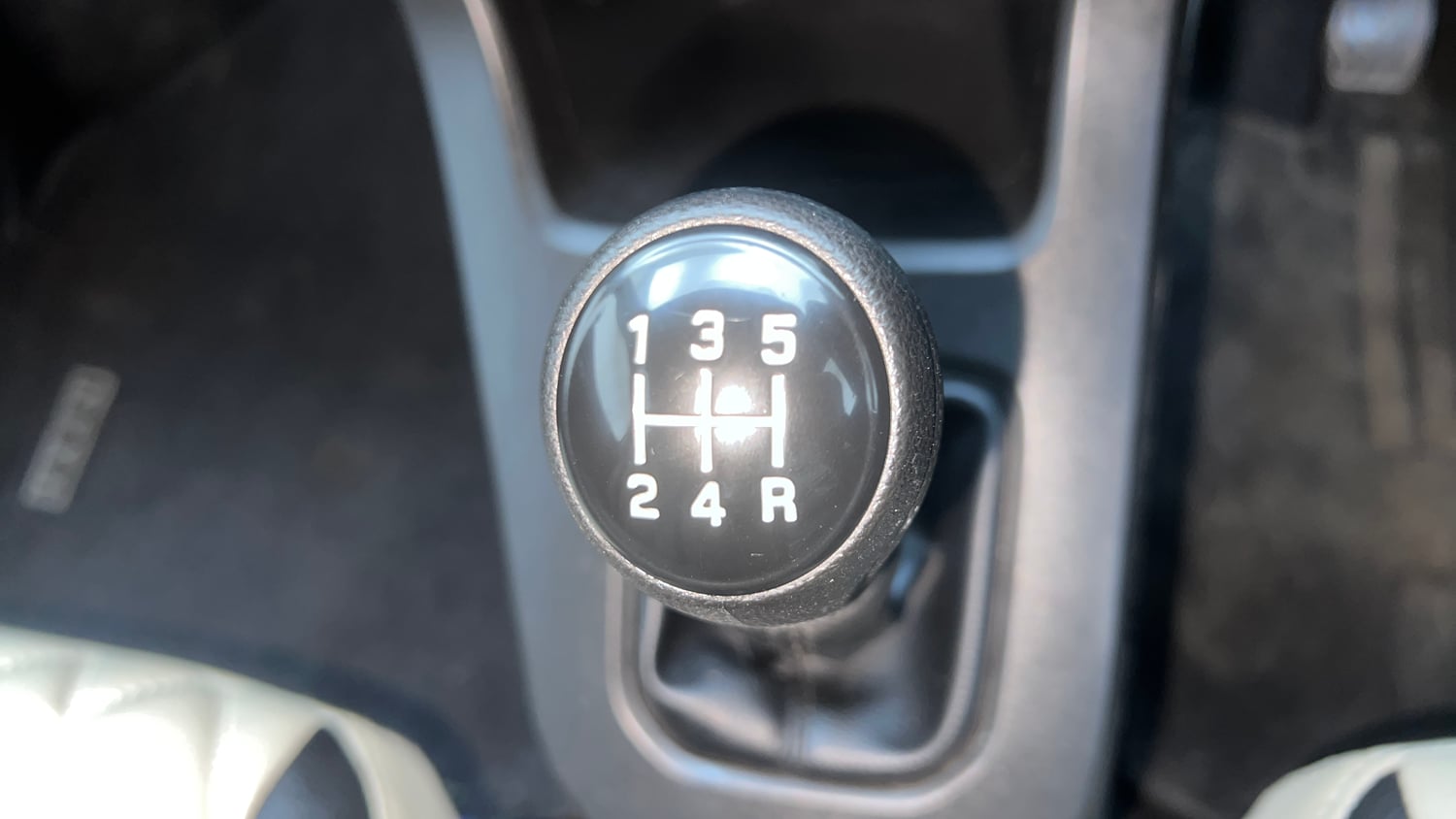 Used 2024 Maruti Suzuki Wagon R ZXI 1.2 Petrol Manual interior GEAR  KNOB VIEW