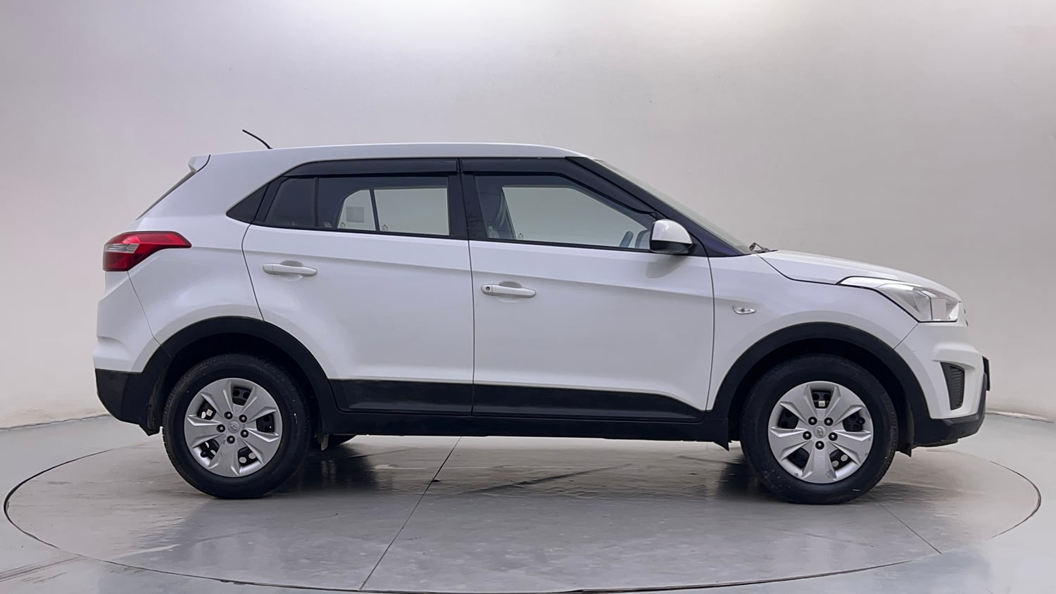 Used 2016 Hyundai Creta 1.6 Base Petrol Petrol Manual exterior RIGHT SIDE VIEW