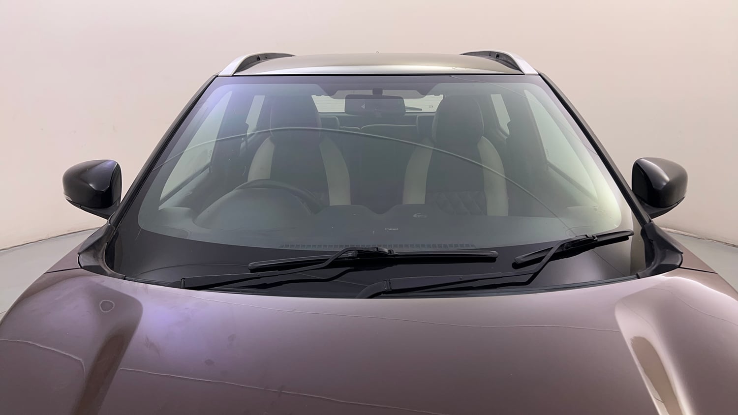 Used 2022 Nissan Magnite XV Turbo CVT Dual Tone Petrol Automatic exterior FRONT WINDSHIELD VIEW