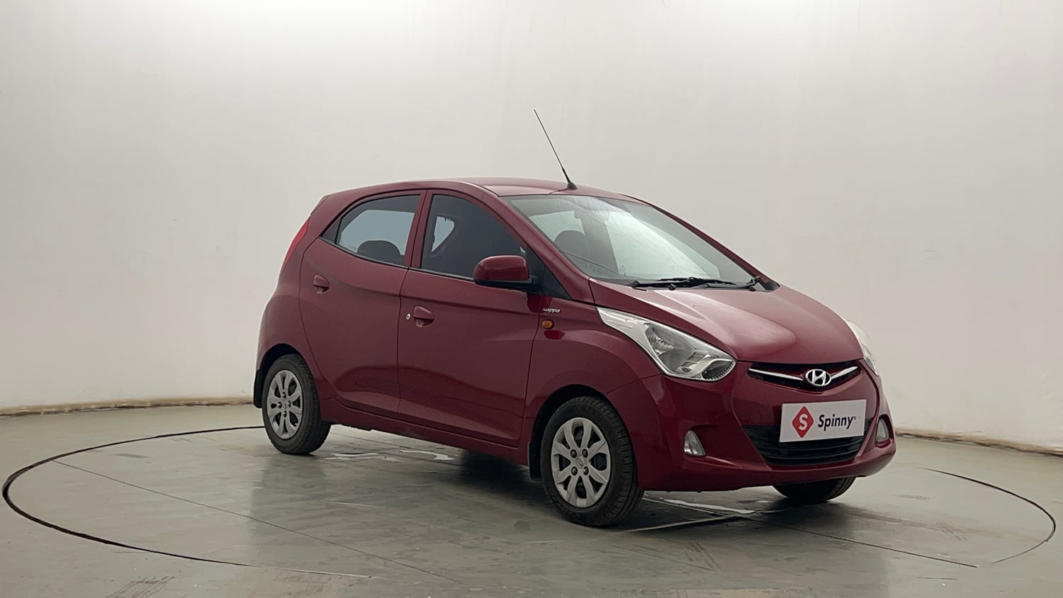 Used 2015 Hyundai Eon Magna O Petrol Manual exterior RIGHT FRONT CORNER VIEW