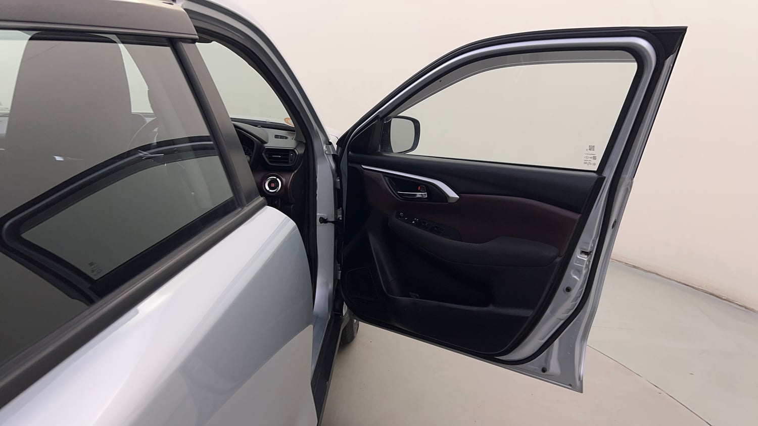 Used 2025 Maruti Suzuki Grand Vitara Delta Smart Hybrid Petrol Manual interior RIGHT FRONT DOOR OPEN VIEW