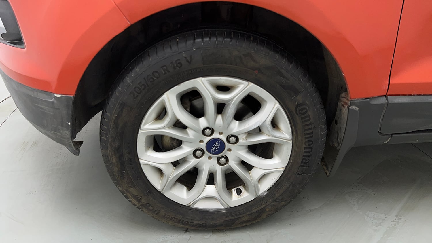 Used 2017 Ford EcoSport Titanium 1.5L Ti-VCT AT Petrol Automatic tyres LEFT FRONT TYRE RIM VIEW