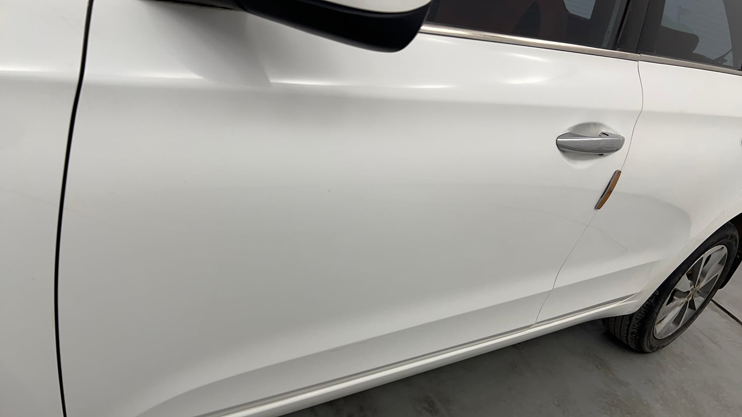 Used 2017 Hyundai Elite i20 Asta 1.2 Dual Tone Petrol Manual dents MINOR SCRATCH