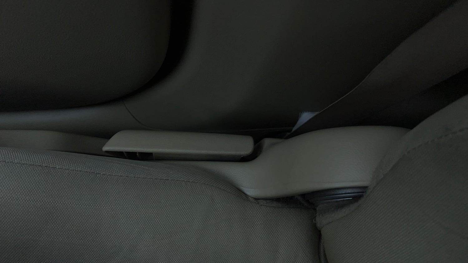 Used 2014 Honda Amaze 1.2 VX AT i-VTEC Petrol Automatic top_features Driver height adjustable seat