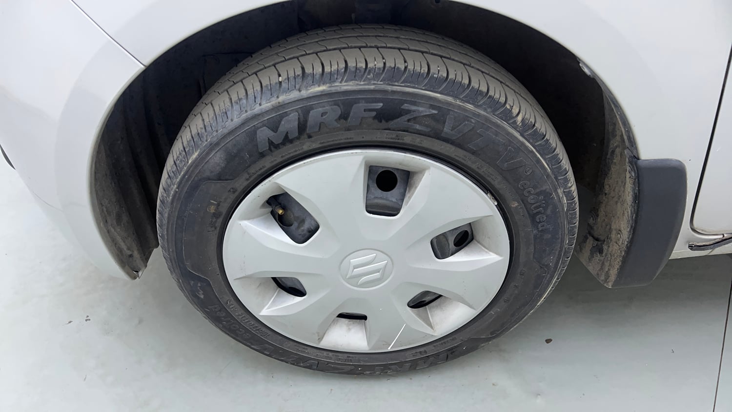 Used 2024 Maruti Suzuki Wagon R ZXI 1.2 Petrol Manual tyres LEFT FRONT TYRE RIM VIEW