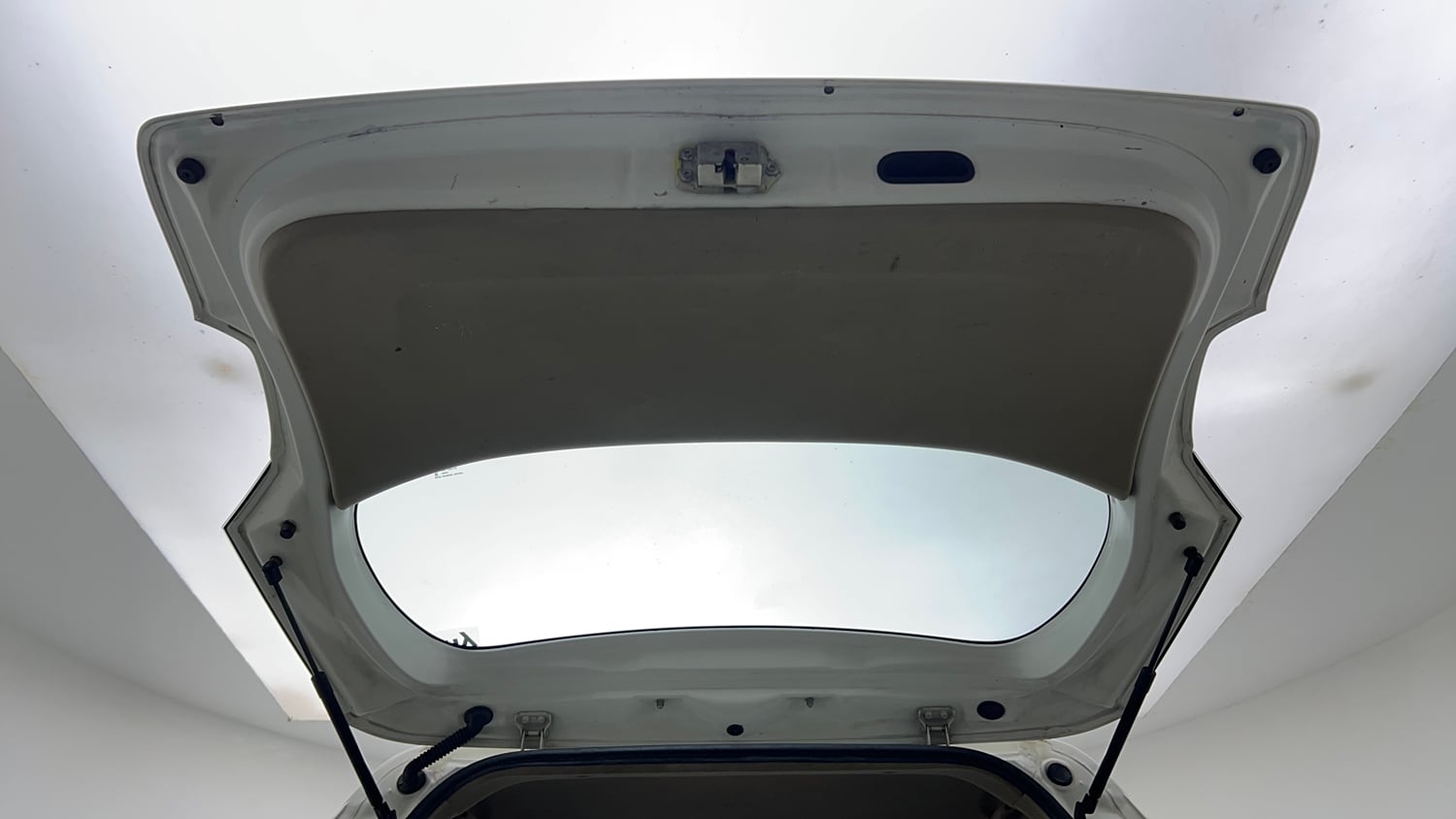 Used 2013 Maruti Suzuki Ertiga Vxi Petrol Manual interior DICKY DOOR OPEN VIEW