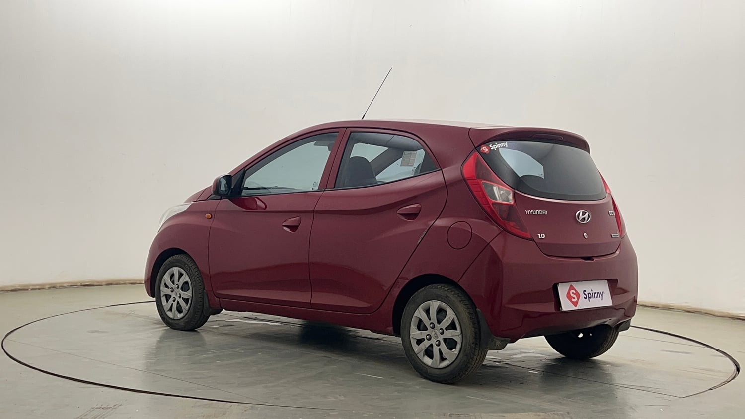Used 2015 Hyundai Eon Magna O Petrol Manual exterior LEFT REAR CORNER VIEW