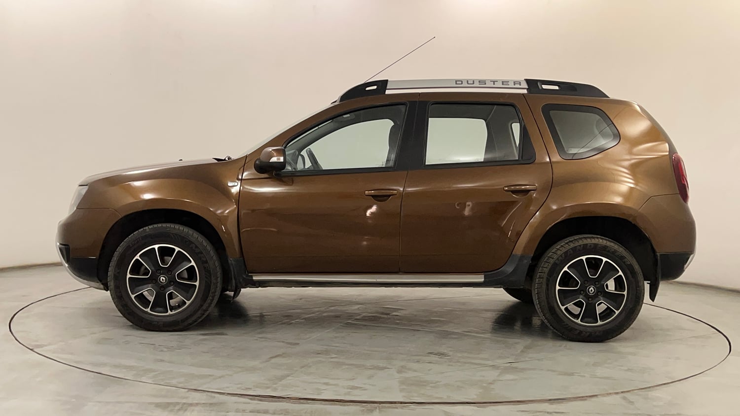 Used 2016 Renault Duster 85 PS RXZ 4X2 MT Diesel Manual exterior LEFT SIDE VIEW