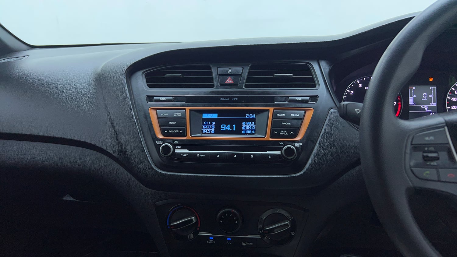 Used 2016 Hyundai i20 Active 1.2 S Petrol Manual top_features Integrated (in-dash) music system