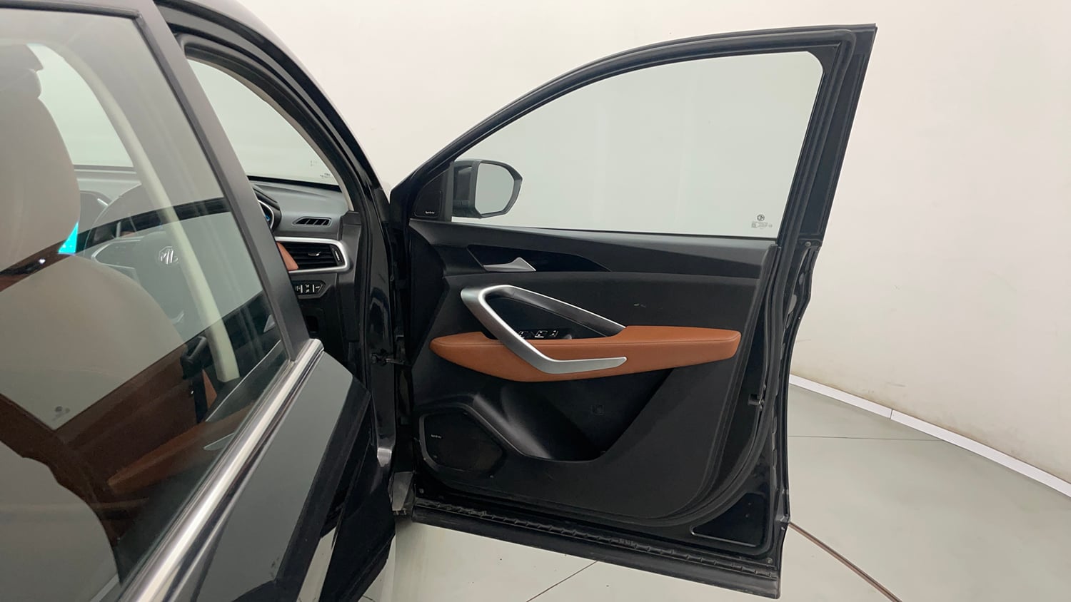 Used 2021 MG Motors Hector Plus Sharp 2.0 Diesel Turbo MT 6-STR Diesel Manual interior RIGHT FRONT DOOR OPEN VIEW