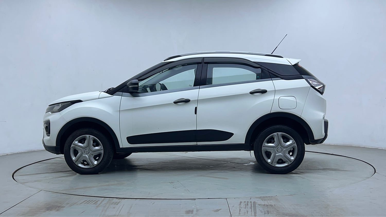 Used 2021 Tata Nexon XMA (S) Petrol Automatic exterior LEFT SIDE VIEW