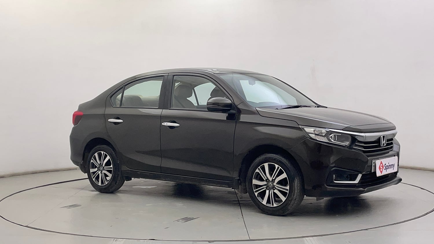 Used 2023 Honda Amaze VX CVT 1.2 Petrol Petrol Automatic exterior RIGHT FRONT CORNER VIEW