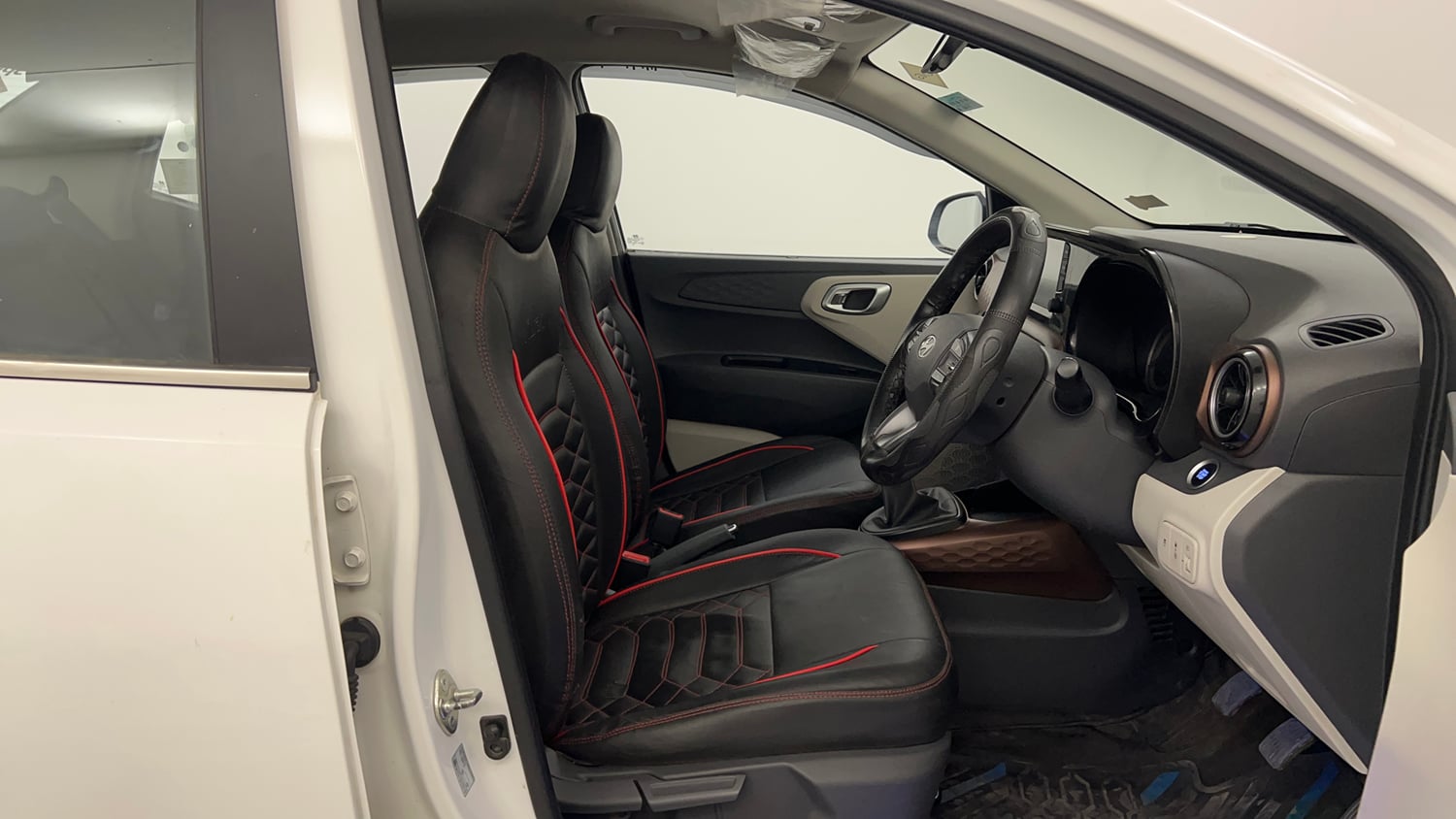 Used 2023 Hyundai Aura SX 1.2 CNG Cng Manual interior RIGHT SIDE FRONT DOOR CABIN VIEW