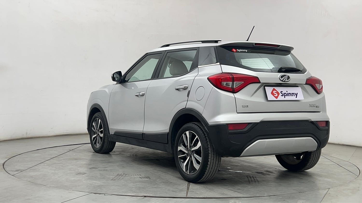 Used 2019 Mahindra XUV 300 1.2 W8 (O) Petrol Manual exterior LEFT REAR CORNER VIEW