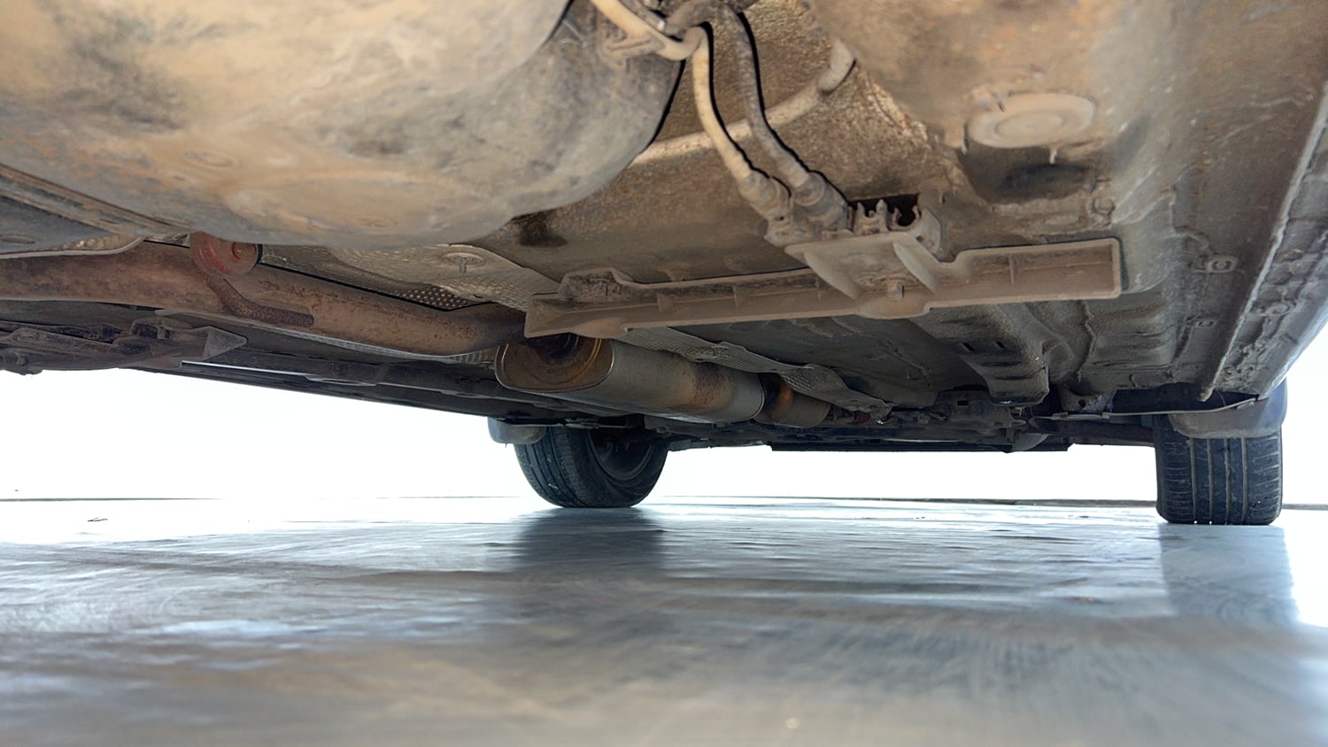 Used 2023 Volkswagen Virtus GT Plus 1.5 TSI EVO DSG Petrol Automatic extra REAR RIGHT UNDERBODY VIEW