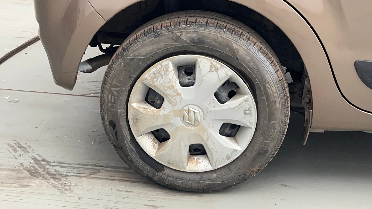 Used 2019 Maruti Suzuki Wagon R ZXi 1.2 AMT Petrol Automatic tyres RIGHT REAR TYRE RIM VIEW