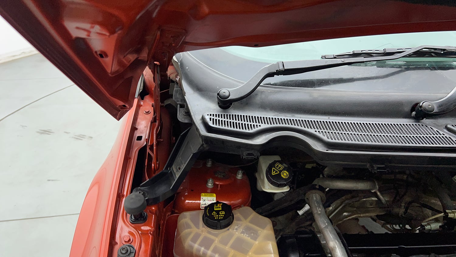 Used 2017 Ford EcoSport Titanium 1.5L Ti-VCT AT Petrol Automatic engine ENGINE RIGHT SIDE HINGE & APRON VIEW