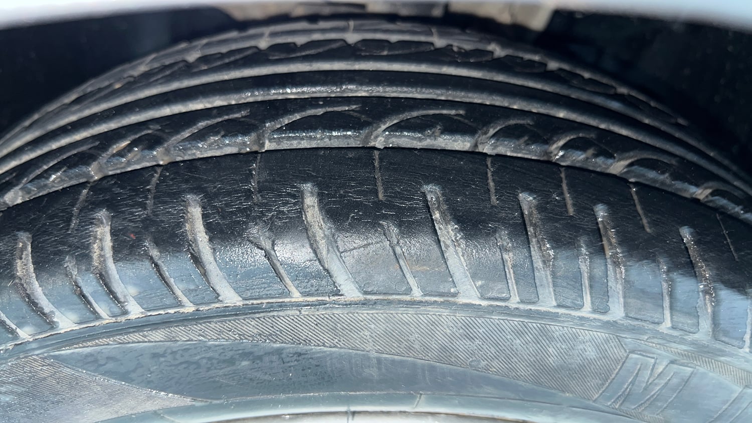 Used 2018 Tata Tiago Revotron XT Petrol Manual tyres RIGHT FRONT TYRE TREAD VIEW