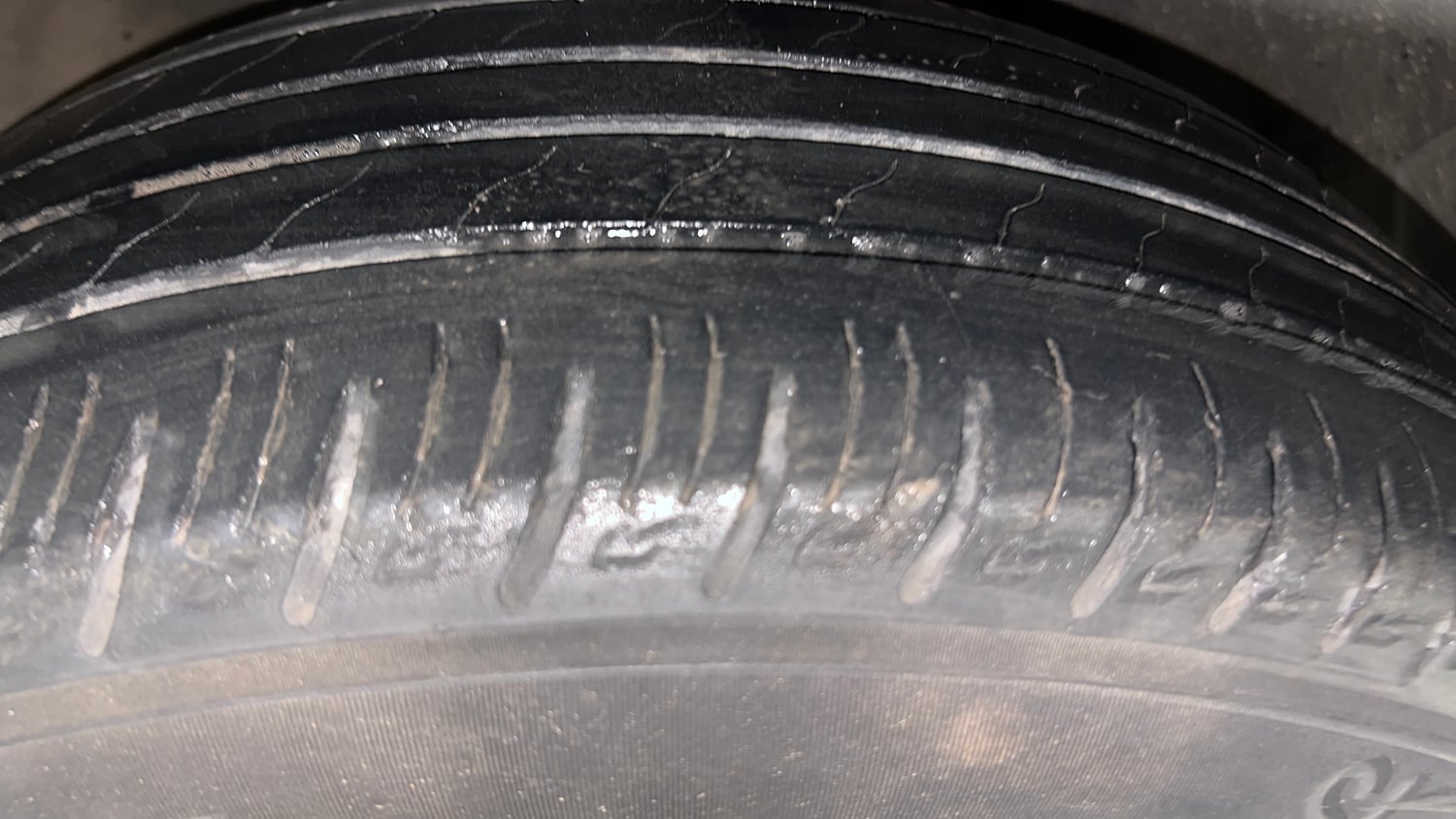 Used 2022 Hyundai Venue SX 1.5 CRDi Diesel Manual tyres RIGHT FRONT TYRE TREAD VIEW