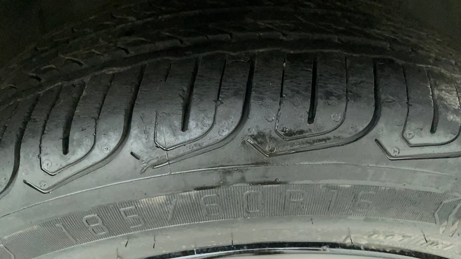 Used 2022 Tata Altroz XZ Plus Petrol Dark Edition Petrol Manual tyres RIGHT FRONT TYRE TREAD VIEW