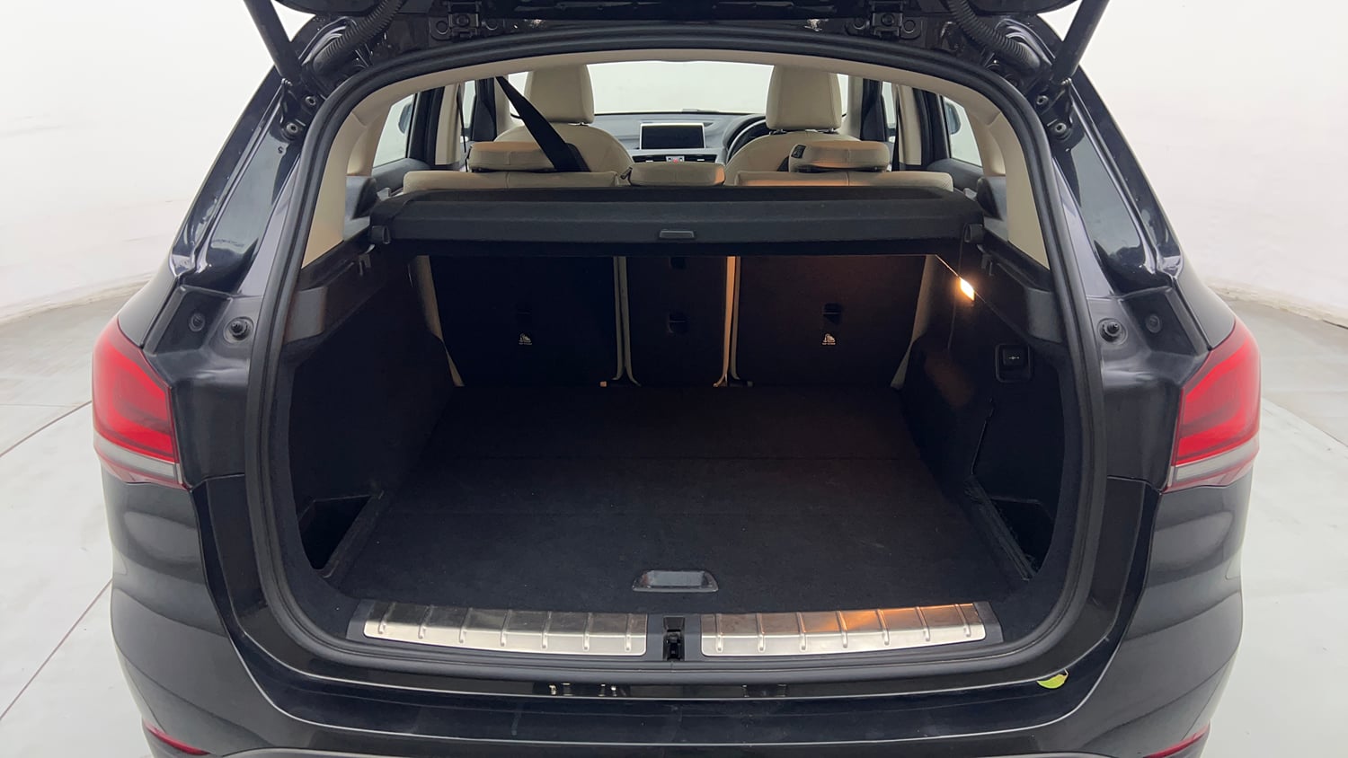 Used 2021 BMW X1 sDrive20i xLine Petrol Automatic interior DICKY INSIDE VIEW