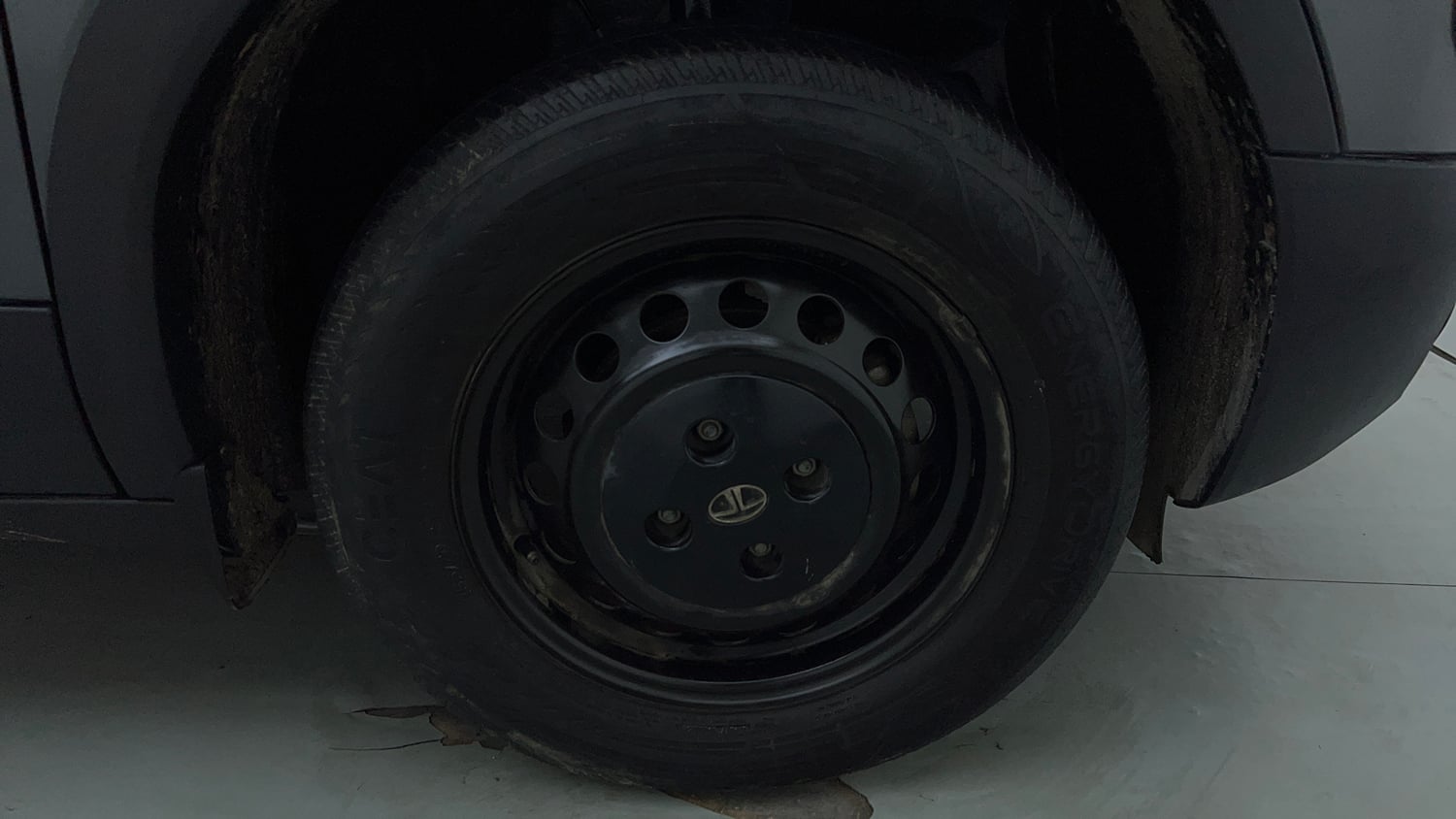 Used 2023 Tata Punch Pure iCNG Cng Manual tyres RIGHT FRONT TYRE RIM VIEW