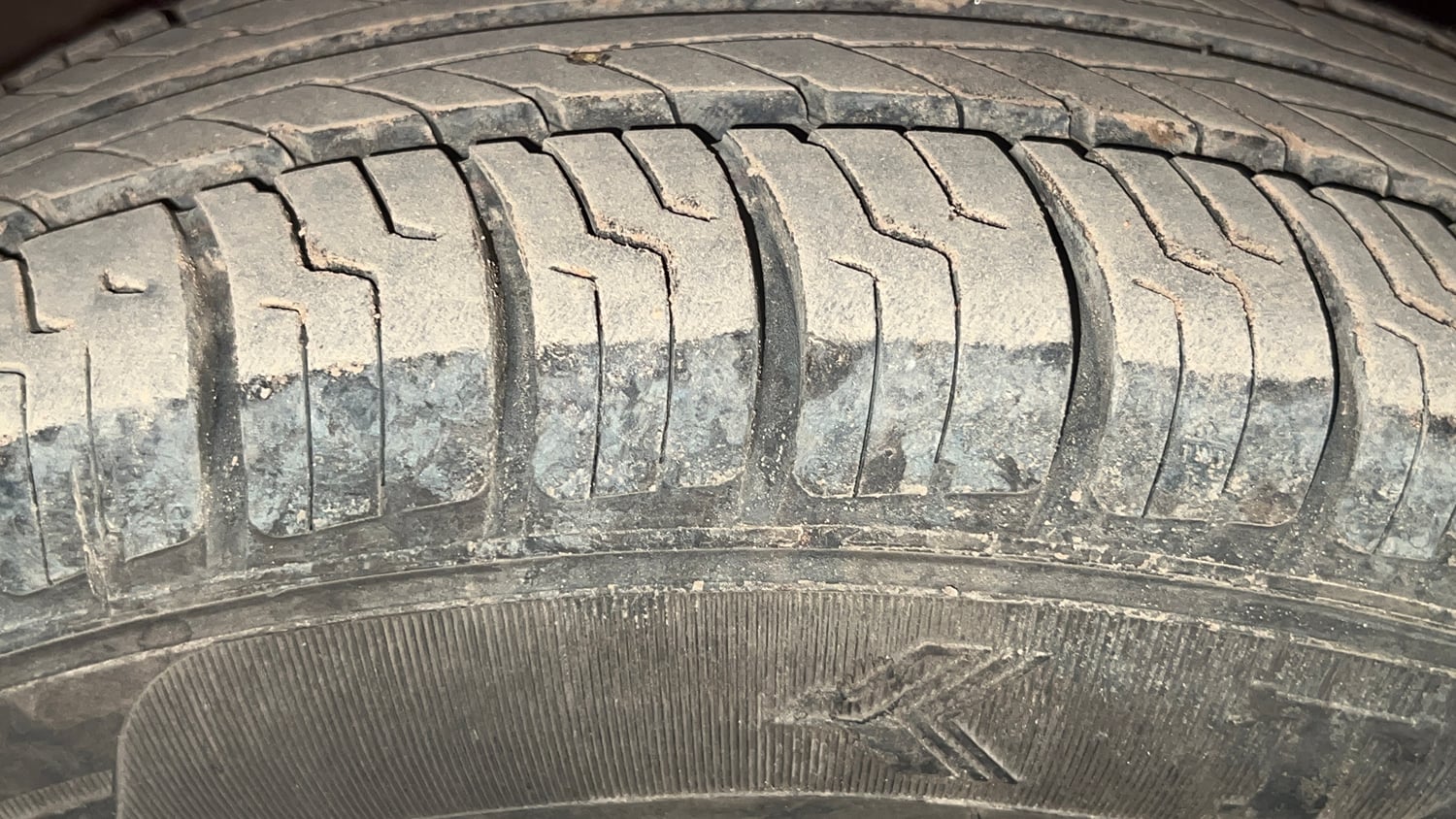 Used 2015 Hyundai Eon Magna O Petrol Manual tyres RIGHT FRONT TYRE TREAD VIEW