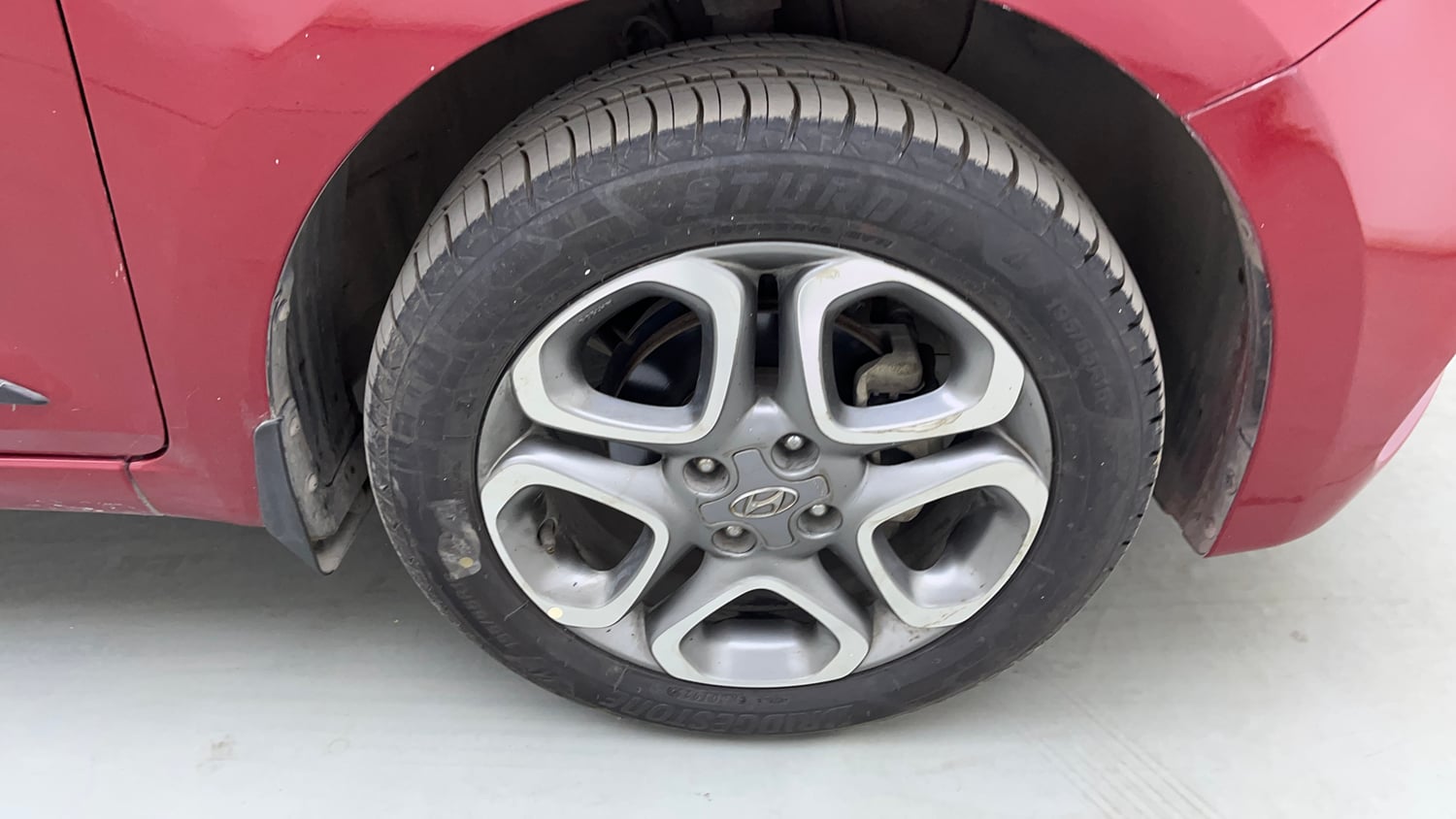 Used 2019 Hyundai Elite i20 Asta 1.2 (O) CVT Petrol Automatic tyres RIGHT FRONT TYRE RIM VIEW