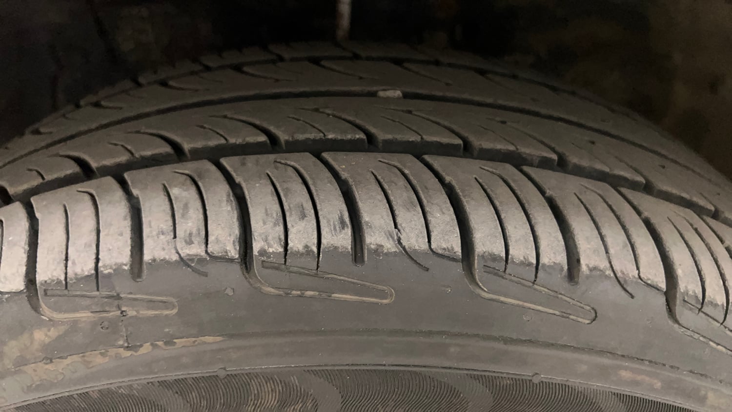 Used 2015 Maruti Suzuki Ciaz VXi+ Petrol Manual tyres LEFT FRONT TYRE TREAD VIEW