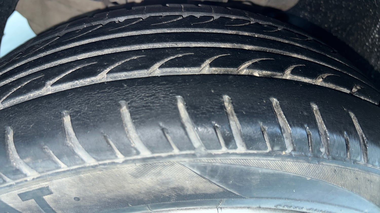 Used 2018 Tata Tiago Revotron XT Petrol Manual tyres LEFT FRONT TYRE TREAD VIEW