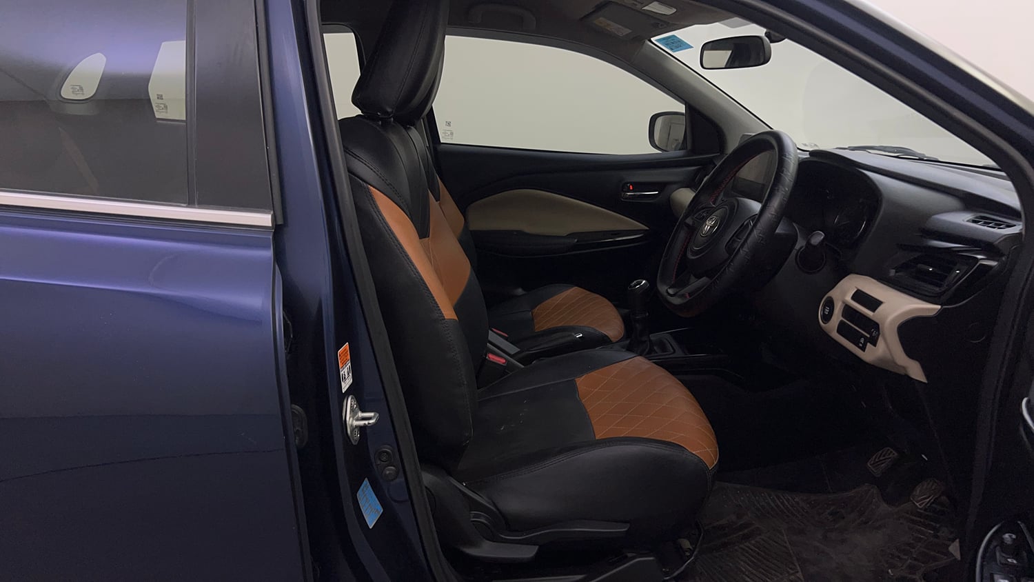 Used 2022 Toyota Glanza G Petrol Manual interior RIGHT SIDE FRONT DOOR CABIN VIEW