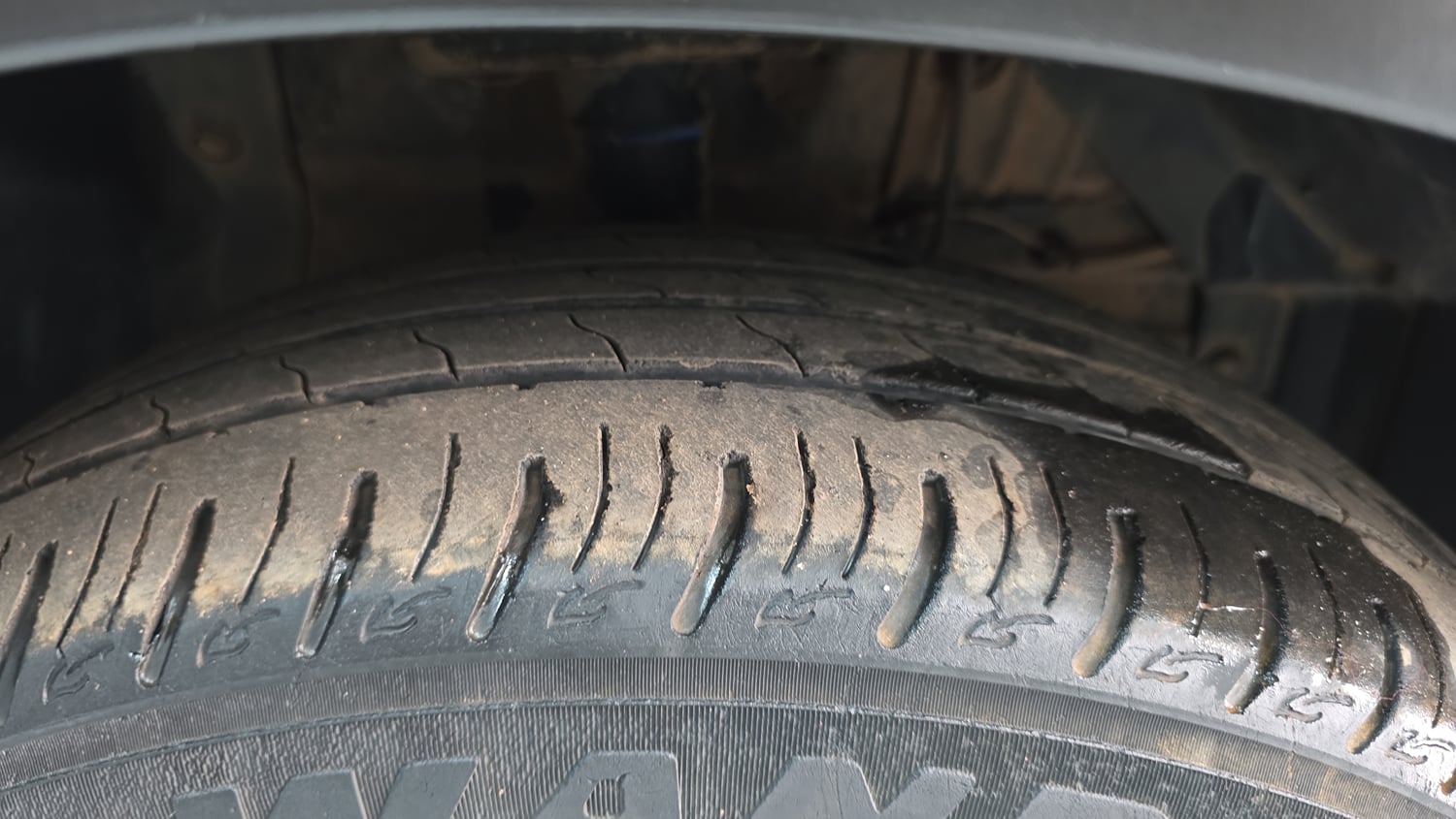 Used 2016 Maruti Suzuki S-Cross Zeta 1.3 Diesel Manual tyres RIGHT FRONT TYRE TREAD VIEW