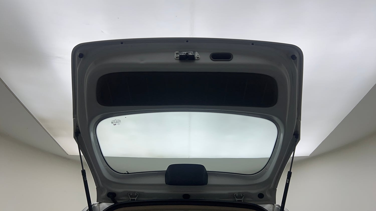 Used 2013 Hyundai i10 Magna 1.1 iRDE2 Petrol Manual interior DICKY DOOR OPEN VIEW