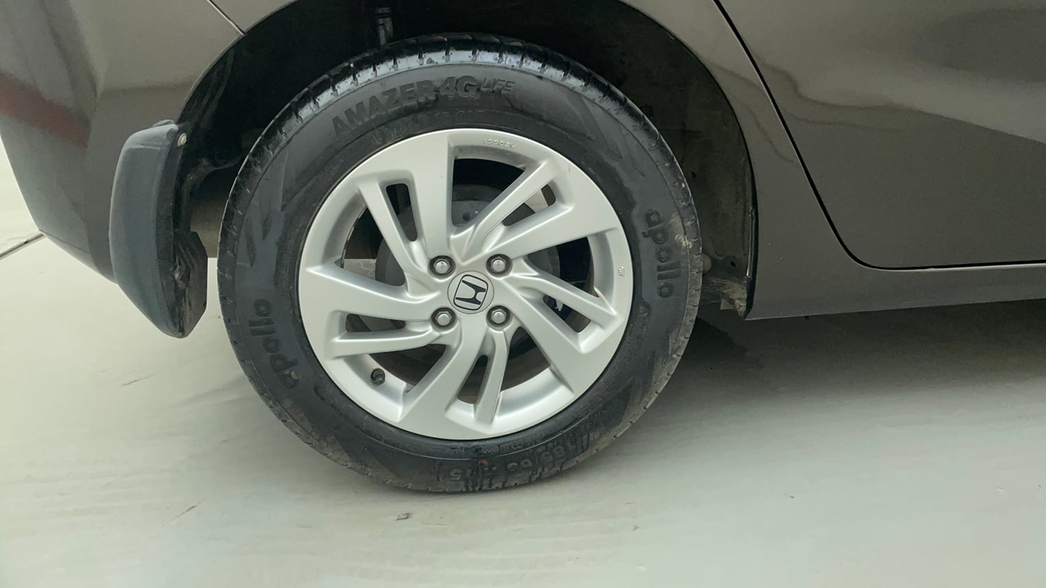 Used 2018 Honda Jazz V Petrol Petrol Manual tyres RIGHT REAR TYRE RIM VIEW