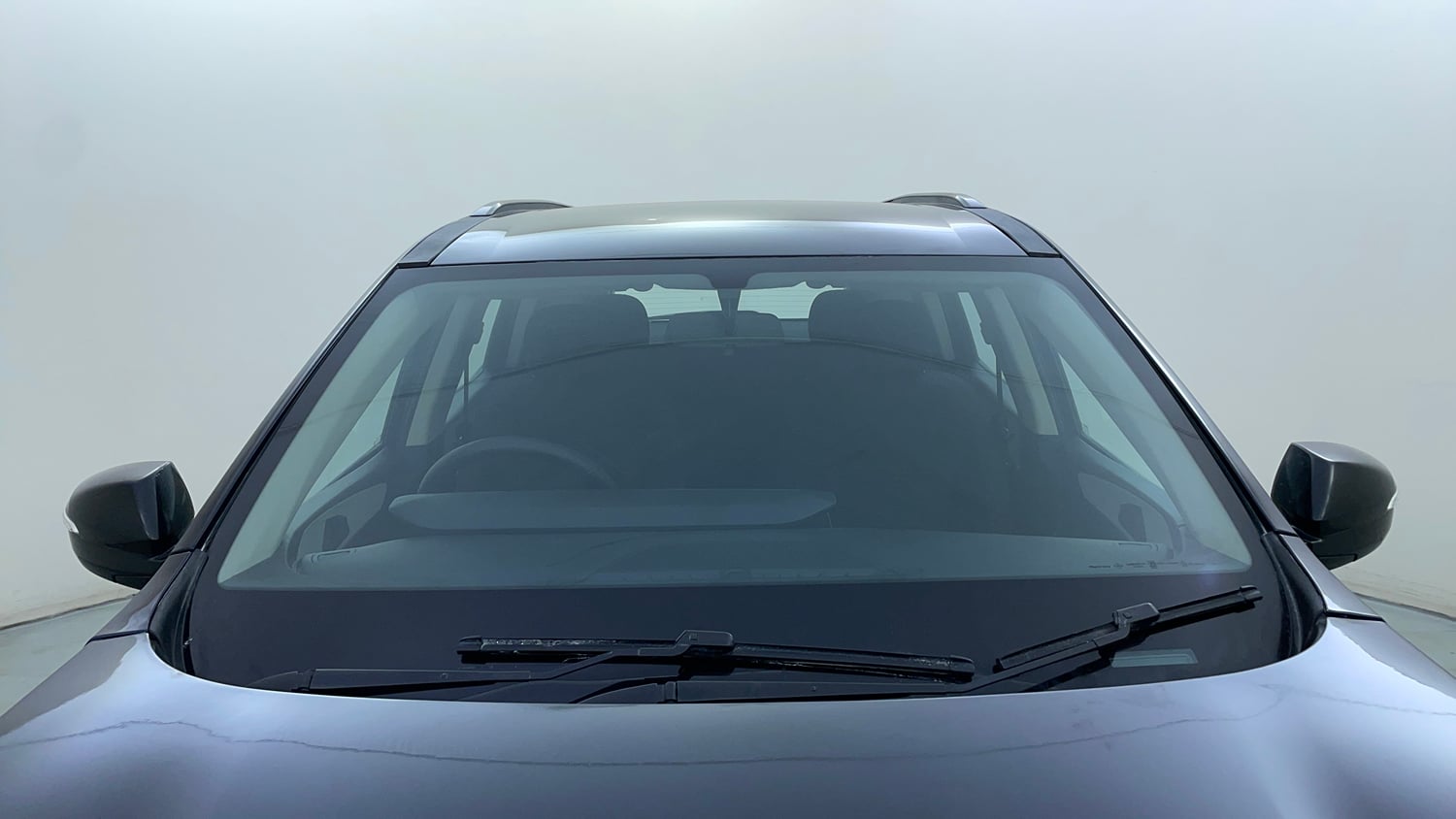Used 2022 Mahindra XUV700 AX 3 Petrol MT 5 STR Petrol Manual exterior FRONT WINDSHIELD VIEW