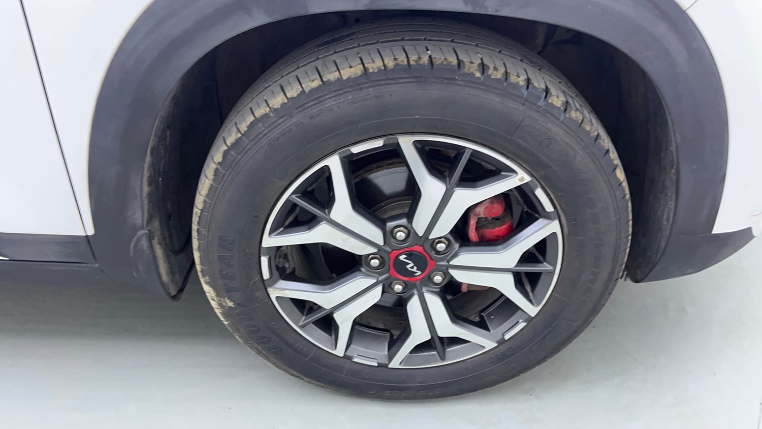 Used 2022 Kia Seltos GTX Plus 1.4 Petrol Manual tyres RIGHT FRONT TYRE RIM VIEW