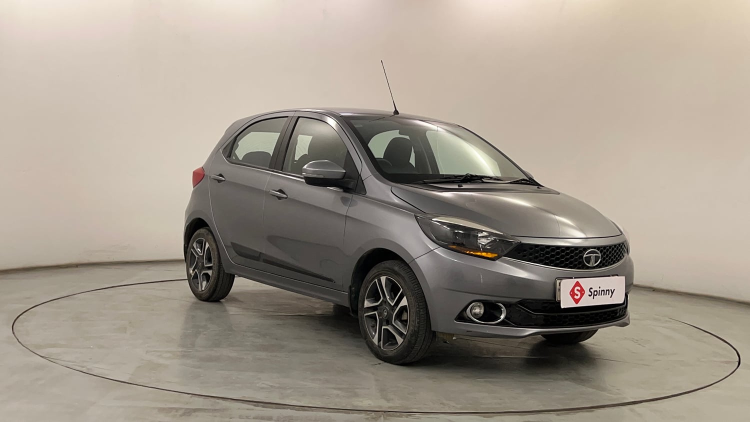 Used 2019 Tata Tiago Revotron XZA Plus Petrol Automatic exterior RIGHT FRONT CORNER VIEW