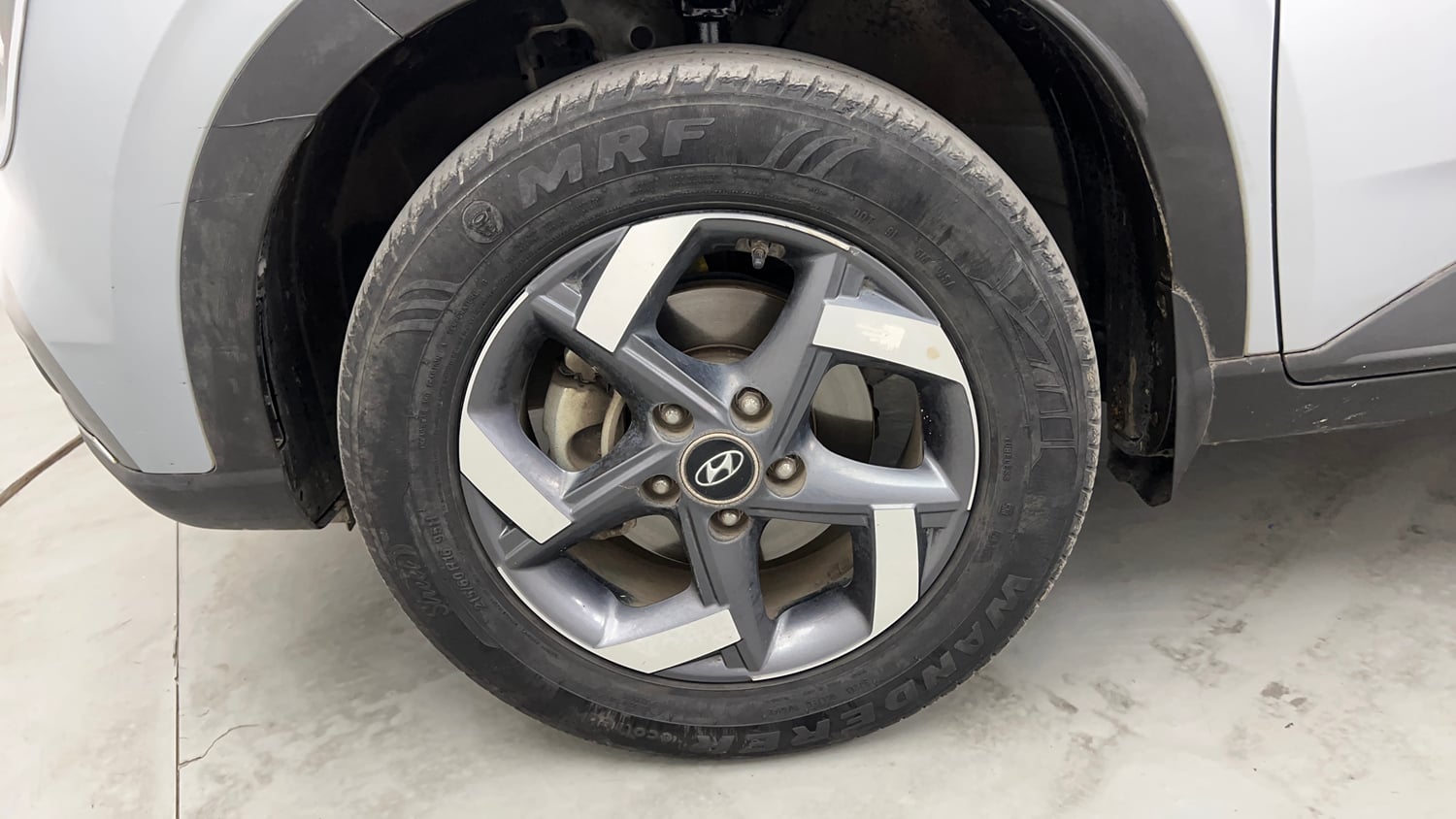 Used 2021 Hyundai Venue SX Plus 1.0 Turbo DCT Petrol Automatic tyres LEFT FRONT TYRE RIM VIEW