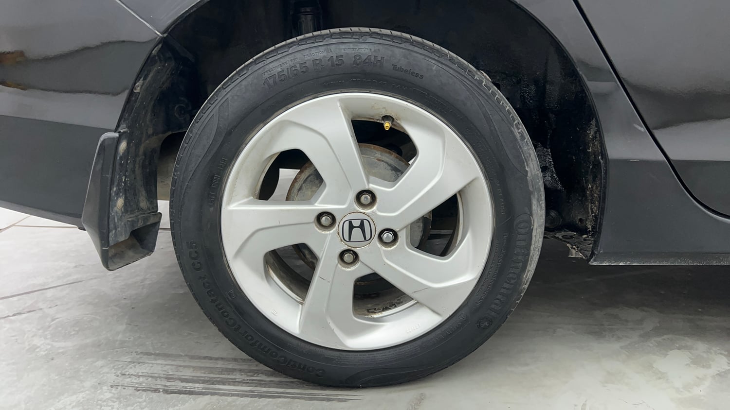 Used 2014 Honda City VX Diesel Diesel Manual tyres RIGHT REAR TYRE RIM VIEW